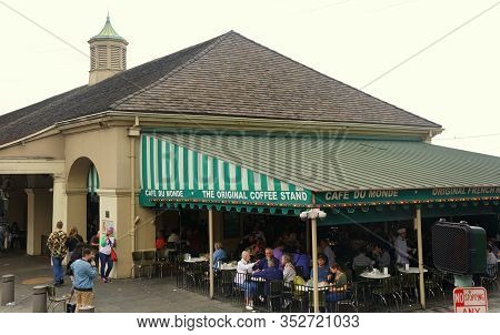 New Orleans, Louisiana, U.s.a - February 7, 2020 - Cafe Du Monde, The Original Coffee Stand On Decat