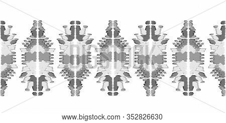 Ethnic Wave Pattern. Seamless  Ehnic Carpet African Pattern.  Aztec Style. Geometric Mosaic