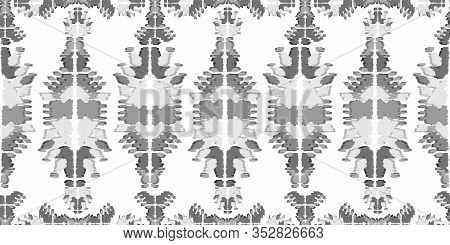 Ethnic Wave Pattern. Seamless  Ehnic Carpet African Pattern.  Aztec Style. Geometric Mosaic