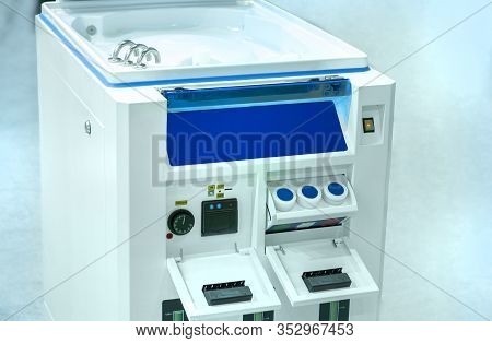 Endoscope Cleaning Workstation, Modern Medical Equipmen Station
