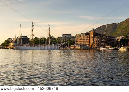 Bergen, Norway - 27 May 2018: View Of The Sailing Boat Moored In The Port At Vagen. Bergenhus Fortre