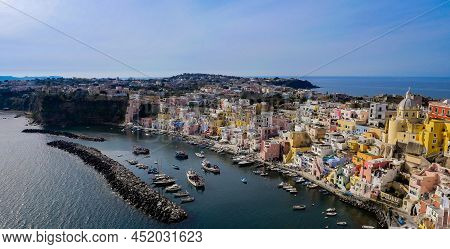 Daylight View Of Beautiful Procida In Sunny Summer Day, Procida Island, Italy, High Quality Photo