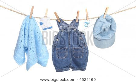 Tutti i Boy abbigliamento appeso su una Clothesline