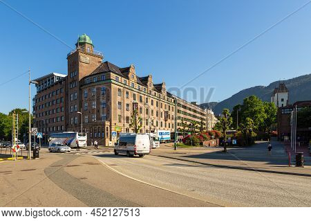 Bergen, Norway - 29 May 2018: Building Of Clarion Collection Hotel Havnekontoret In The Center Of To