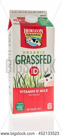 Winneconne, Wi -1 April 2022: A Package Of Horizon Organic Vitamin D Milk On An Isolated Background