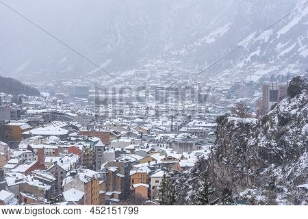Escaldes Engordany, Andorra: 2022 April 2: Snowfall In The Capital City Of Andorra In The Winter Of 