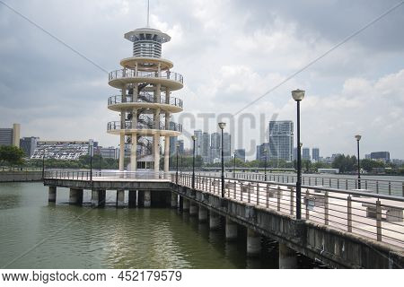 Singapore- Mar 26, 2020: Tanjong Rhu Pier And Lookout Tower Along Geylang River In Singapore. Tanjon