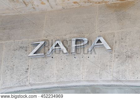 Bordeaux , Aquitaine  France - 03 20 2022 : Zapa Logo Brand And Sign Text Front Of Store Fashion Clo