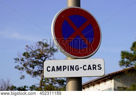 Panel No Campervan Not Allowed Recreational Vehicule Rv Symbol Ban Caravans And Camping Cars Red Blu