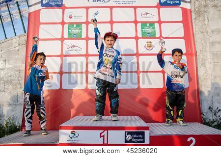 Schule/Benjamin Podium