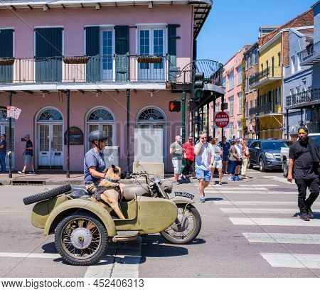 New Orleans, La - April 3: Man And His Dog Riding In A Vintage Motorcycle And Sidecar At Red Light A
