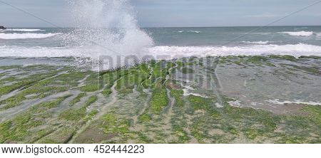 Laomei Green Stone Trough Is Located In Shimen District On The North Coast, Every April And May, Bec