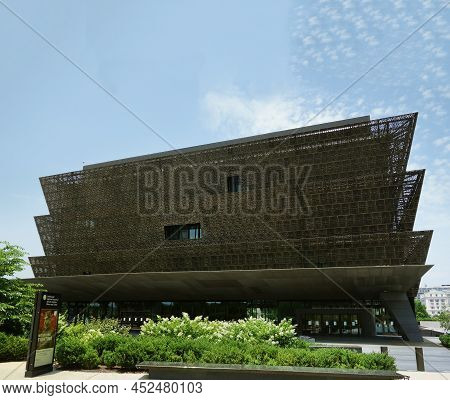 Washington Dc/usa - 7-6-2020: The National Museum Of African American History In Washington Dc