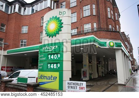 London, Uk - May 14, 2012: Bp Gas Station Prices In London, Uk. Bp Is A British Oil And Gas Company.
