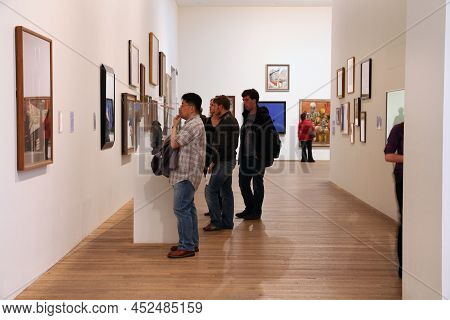 London, Uk - May 14, 2012: People Visit Tate Modern Gallery In London. It Is The Most-visited Modern