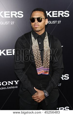 LOS ANGELES - AUG 4: Chris Brown na svět premiéra z příjemců, v Arclight Cinerama Dome