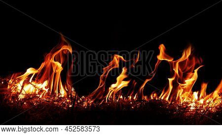 Haystack Fires At Night In Arid Areas The Ash Erupted And The Wind Was Very Dangerous. Ashes Red As 