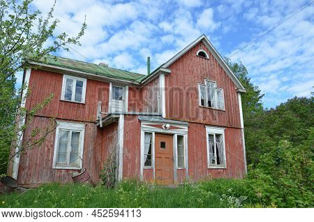 Abandoned Farmhouse In Aland Islands Apple Farm