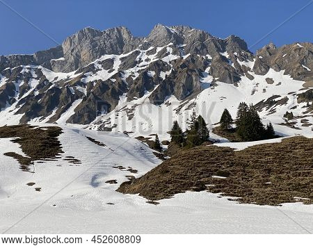 Rocky Peaks Mutteristock (2295 M) And Rädertenstock (raedertenstock Or Redertenstock, 2294 M) In The