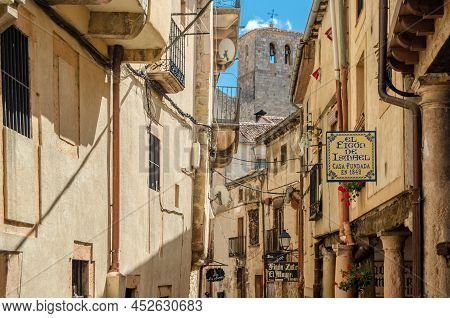 Sepulveda, Spain - September 12, 2021: Architecture In The Medieval Town Of Sepulveda, One Of The Mo