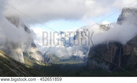Foggy Mountain, Bare Cliff Or Rocks, Misty Autumn Weather, Yosemite Valley, California Usa. Scenic C