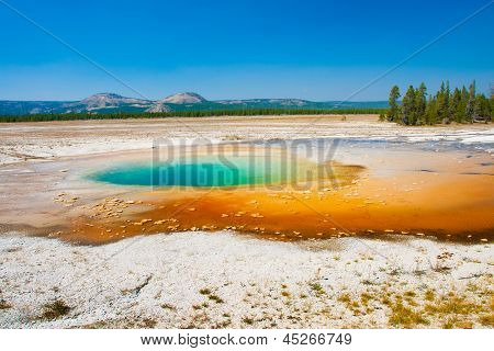 โอปอลสีเขียวสระว่ายน้ำในอุทยานแห่งชาติเยลโล่สโตน