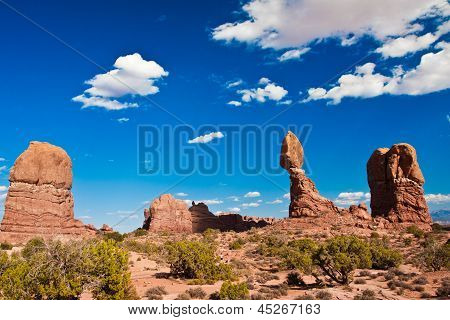 ร็อคสมดุลในอุทยานแห่งชาติอาร์เชส ยูทาห์