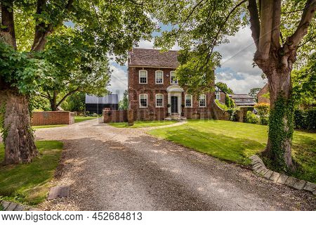 Merchants House, Fen Drayton, England - June 7 2018: Historic 16th Century Renovated Grade Ii* Liste