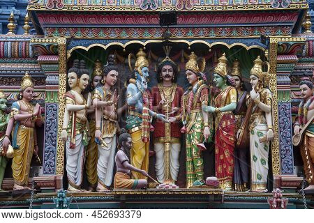 Singapore- 9 Apr, 2022: View Of Sri Krishnan Temple In Bugis Singapore. It Is One Of Singapore Oldes