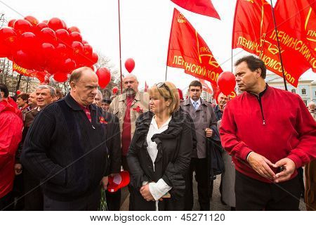 Mosca - 1 maggio: Gennady Zyuganov (a sinistra) (è un politico russo, primo segretario del comunista P