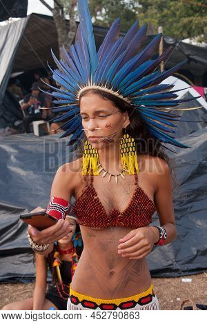 Brasilia, Df, Brazil-april 12, 2022: Thousands Of Indigenous Natives From All Over Brazil Descend Up