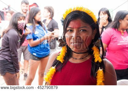 Brasilia, Df, Brazil-april 12, 2022: Thousands Of Indigenous Natives From All Over Brazil Descend Up
