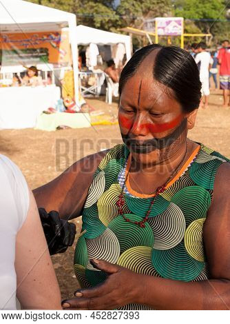 Brasilia, Df, Brazil-april 13, 2022: Indigenous Natives From All Over Brazil, Descend Upon Brasilia,