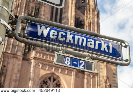 Enamel Street Sign Weckmarkt - Engl: Market Of Bakerman - In Frankfurt, Germany