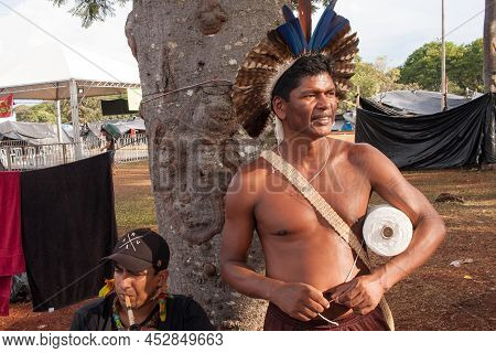 Brasilia, Df, Brazil-april 13, 2022: Indigenous Natives From All Over Brazil, Descend Upon Brasilia,