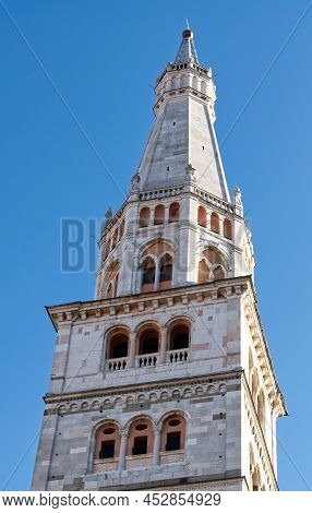 The Ghirlandina Tower, Torre Della Ghirlandina. Unesco Heritage And Landmark Of The City Of Modena. 