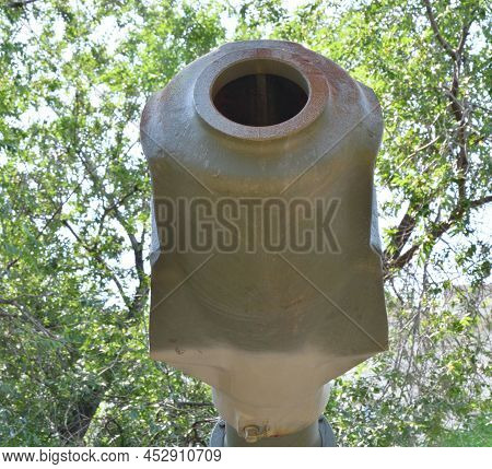 Elements Of A 152-caliber Self-propelled Artillery Installation