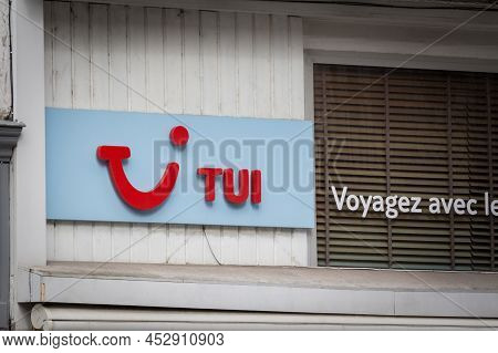 Bordeaux, France - February 22, 2022: Logo Of Tui Travel On Their Local Agency In Bordeaux. Tui Grou