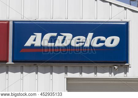 Logansport - Circa April 2022: Acdelco Sign At A Car Repair Shop. Acdelco Is A Factory Parts Brand O