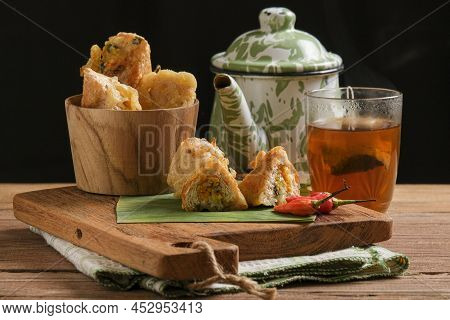 Tahu Susur Are Served On A Cutting Board With Pieces That Show The Contents. Is A Traditional Food F