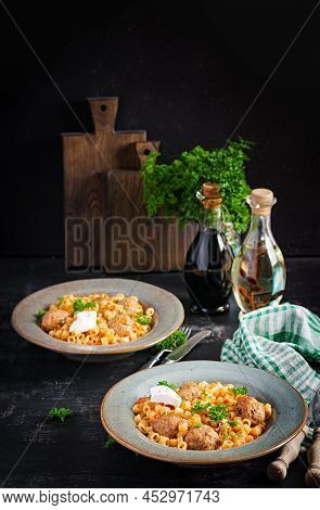 Italian Traditional Ditalini Pasta With Meatballs In Tomato Sauce And Vegetables In Bowl. Ditalini P