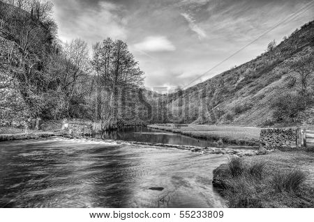 Dovedale Valley Uk Peak District