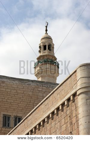 Minareten i moskeen i Omar