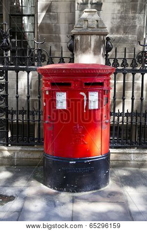 LONDON, UK - MAY 14, 2014  British red post box