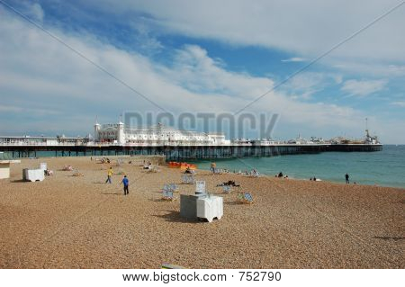  영국 브라이튼에서에서 궁전 부두