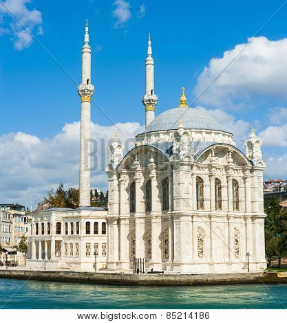 Beautiful Ortakoy Mosque seen from the Bosphorus. The mosque was built in the 19th century by sultan Abdulmecid. Istanbul, Turkey