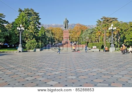 Monument To Lenin In Yalta