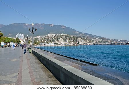 Central Embankment In Yalta