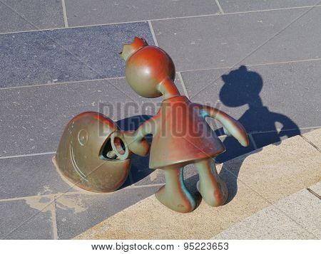 Bronze sculptures on the boulevard of Scheveningen