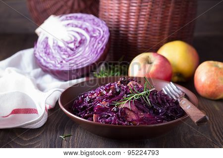 Spicy red cabbage stewed with apples and blackcurrant